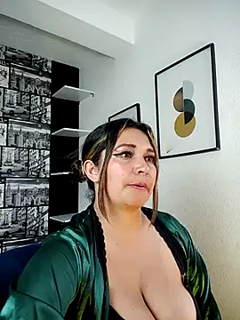 Snapshot of Devil_Sara chatting on February 6, 10:43 pm Devil Sara online show from February 6, 10:43 pm