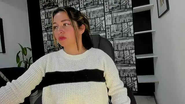 Snapshot of Devil_Sara chatting on February 11, 7:38 pm Devil Sara online show from February 11, 7:38 pm