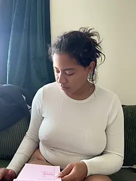 VanessaBling online show from December 15, 4:00 pm