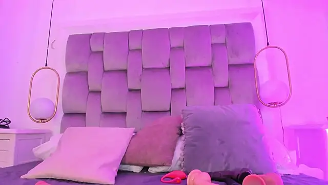 PamelaMendez  online show from March 1, 6:24 am