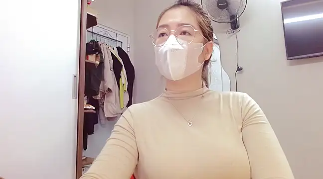 Snapshot of Alisa_Hotfeeling chatting on March 7, 1:53 am Alisa Hotfeeling online show from March 7, 1:53 am