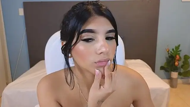 Snapshot of maiaa_ruiz chatting on December 31, 12:25 pm maiaa ruiz online show from December 31, 12:25 pm