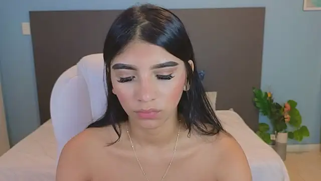 Snapshot of maiaa_ruiz chatting on February 12, 1:37 pm maiaa ruiz online show from February 12, 1:37 pm