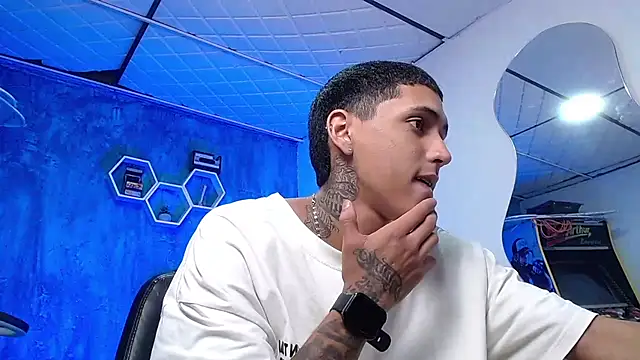 Liam lee online show from December 5, 3:50 pm