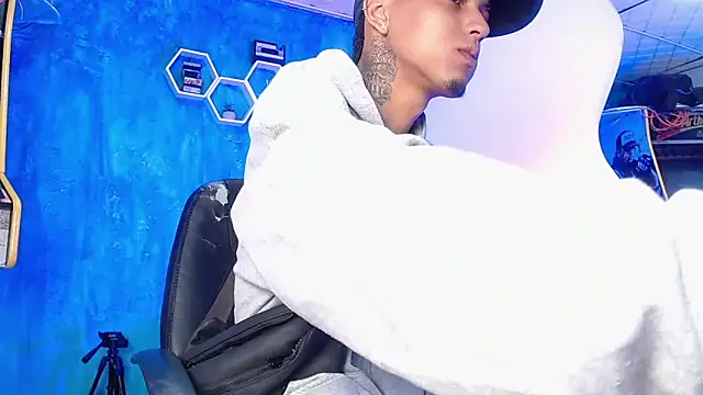 Liam lee online show from January 7, 1:03 pm