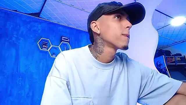 Liam lee online show from February 18, 4:16 pm