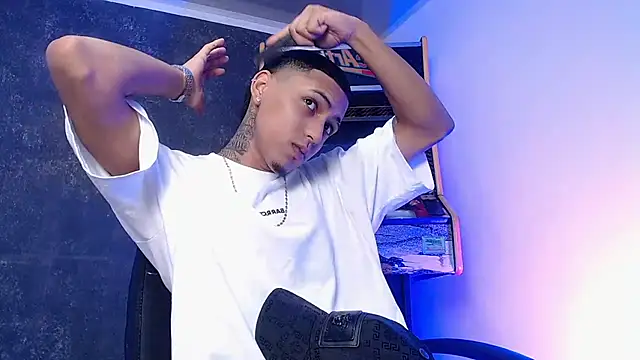 Liam lee online show from March 1, 1:18 pm