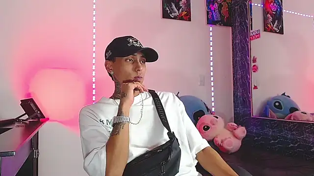 Liam lee online show from November 13, 7:46 pm