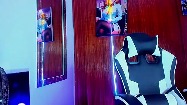 Liam lee online show from February 10, 9:30 pm