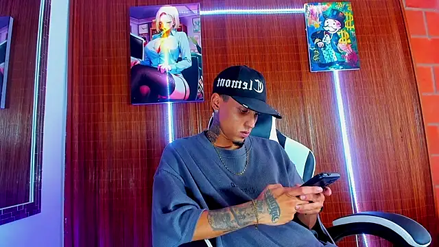 Liam lee online show from February 11, 9:20 pm