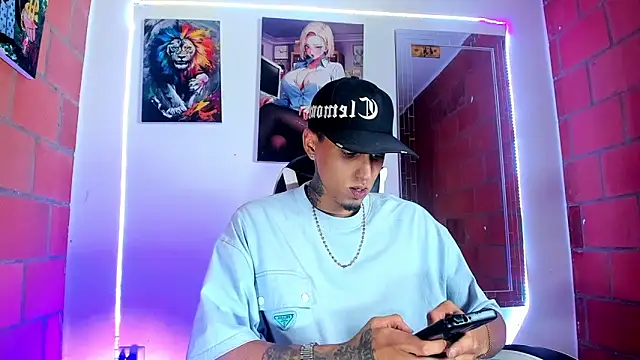 Liam lee online show from March 10, 11:54 pm