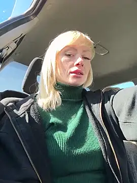 Snapshot of haileyhope_ chatting on December 14, 10:45 am haileyhope  online show from December 14, 10:45 am