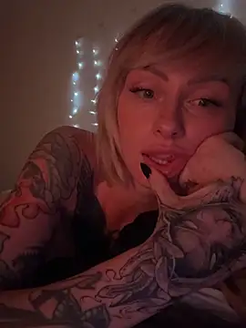 Snapshot of haileyhope_ chatting on October 26, 9:42 pm haileyhope  online show from October 26, 9:42 pm