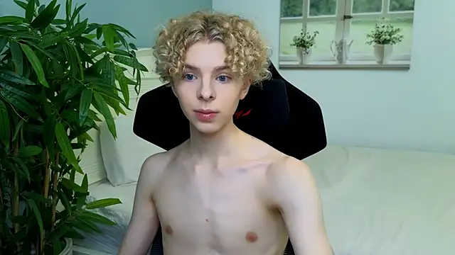 Snapshot of Kudi_Minnt chatting on November 1, 5:04 pm Kudi Minnt online show from November 1, 5:04 pm