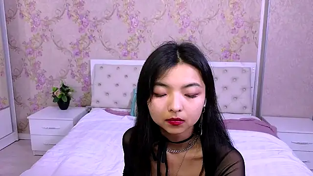 Shy Kira online show from December 3, 3:33 pm