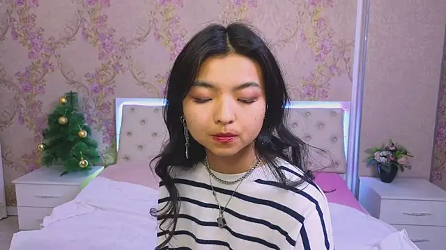 Shy Kira online show from January 7, 6:35 pm