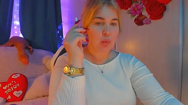 CoraSwon online show from February 9, 1:14 pm