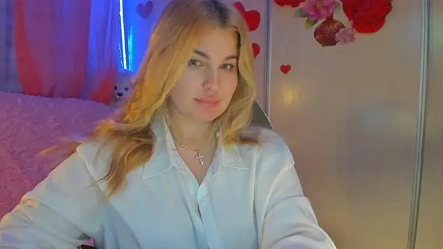 CoraSwon online show from March 2, 12:20 am