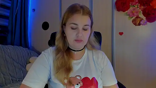 CoraSwon online show from November 17, 5:41 pm