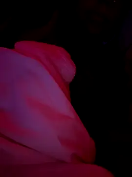 KLoveeee online show from December 4, 2:15 pm