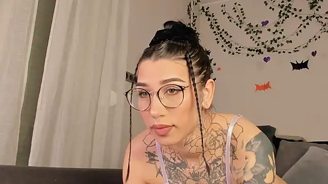 Lilith Lux online show from December 5, 8:11 pm