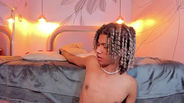 Maxim-Walker online show from February 12, 6:08 am