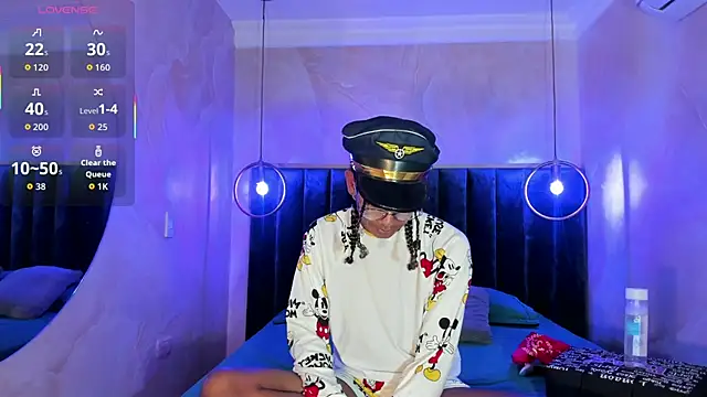 Maxim-Walker online show from October 20, 3:18 am