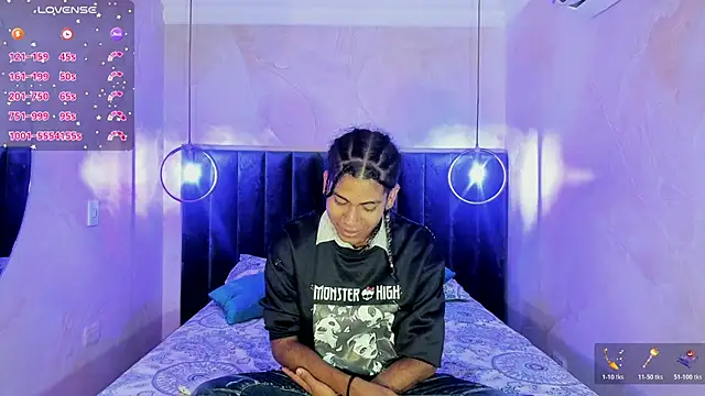 Maxim-Walker online show from November 10, 3:05 am