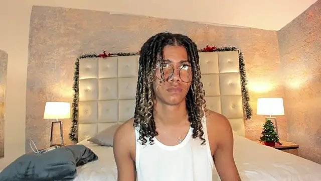 Maxim-Walker online show from December 17, 3:01 am