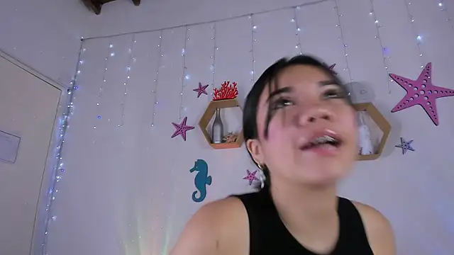 Snapshot of Emiily_Parkerr chatting on March 15, 3:07 am Emiily Parkerr online show from March 15, 3:07 am
