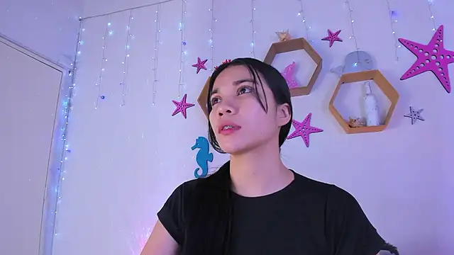 Snapshot of Emiily_Parkerr chatting on November 5, 2:55 am Emiily Parkerr online show from November 5, 2:55 am