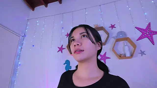 Snapshot of Emiily_Parkerr chatting on November 7, 2:55 am Emiily Parkerr online show from November 7, 2:55 am