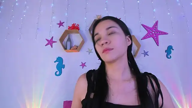 Snapshot of Emiily_Parkerr chatting on November 8, 2:56 am Emiily Parkerr online show from November 8, 2:56 am