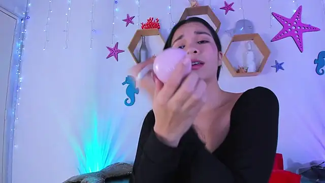 Snapshot of Emiily_Parkerr chatting on November 18, 3:12 am Emiily Parkerr online show from November 18, 3:12 am