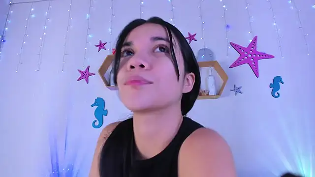 Snapshot of Emiily_Parkerr chatting on November 22, 3:05 am Emiily Parkerr online show from November 22, 3:05 am