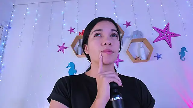 Snapshot of Emiily_Parkerr chatting on December 16, 3:00 am Emiily Parkerr online show from December 16, 3:00 am