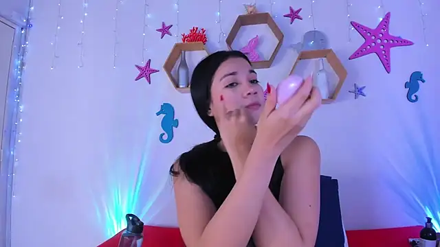 Snapshot of Emiily_Parkerr chatting on February 5, 3:11 am Emiily Parkerr online show from February 5, 3:11 am