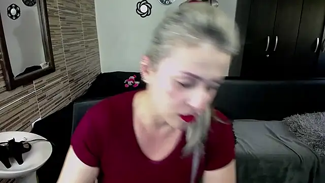 Emma Rizzoo online show from September 20, 6:53 pm