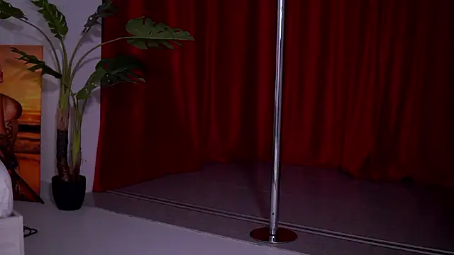 NatyDesiree online show from February 8, 7:39 pm