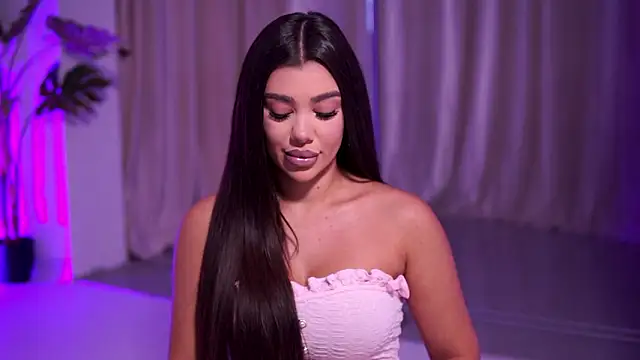 NatyDesiree online show from March 9, 8:02 pm