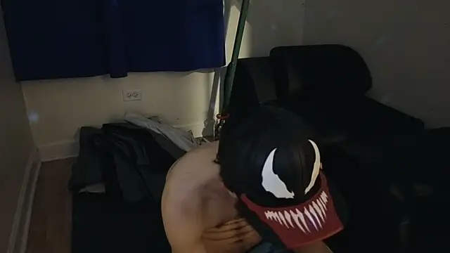 pantslesstraveler plt online show from January 28, 3:57 am