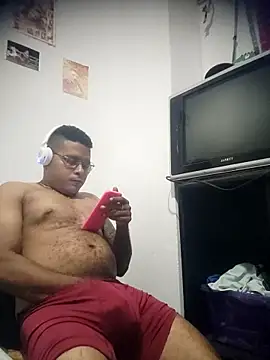 SaucyAffair0 online show from April 19, 2:44 am