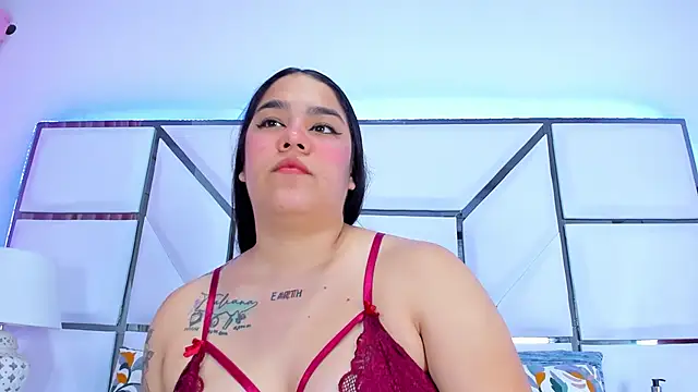 Snapshot of RileySweett chatting on February 22, 11:24 am RileySweett online show from February 22, 11:24 am