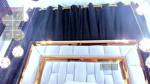 Snapshot of RileySweett chatting on September 11, 11:43 am RileySweett online show from September 11, 11:43 am