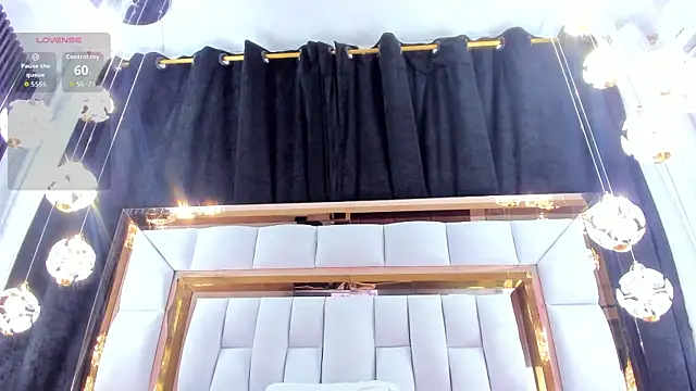 Snapshot of RileySweett chatting on September 14, 11:42 am RileySweett online show from September 14, 11:42 am