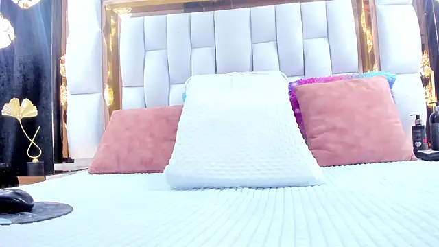 Snapshot of RileySweett chatting on September 25, 11:47 am RileySweett online show from September 25, 11:47 am