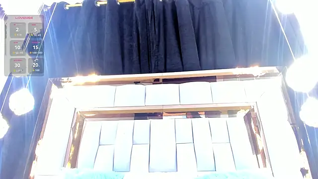 Snapshot of RileySweett chatting on October 18, 11:55 am RileySweett online show from October 18, 11:55 am