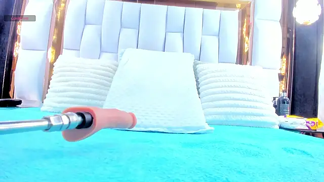 Snapshot of RileySweett chatting on November 1, 11:56 am RileySweett online show from November 1, 11:56 am