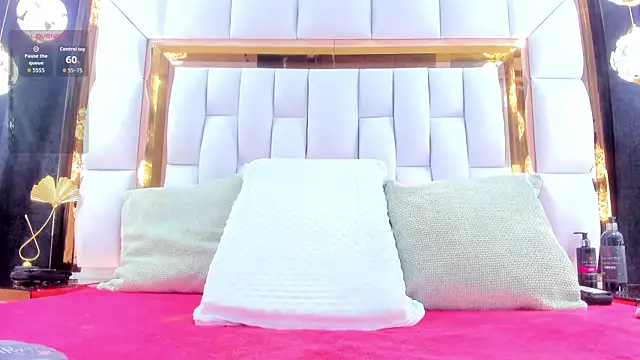 Snapshot of RileySweett chatting on November 15, 11:40 am RileySweett online show from November 15, 11:40 am