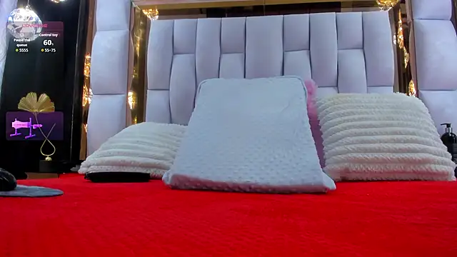 Snapshot of RileySweett chatting on November 21, 11:42 am RileySweett online show from November 21, 11:42 am